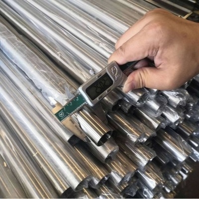 ASTM AISI Seamless 201 304 Stainless Steel Pipe Tube 150mm For Square Rectangle