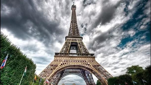 kasus perusahaan terbaru tentang Menara Eiffel